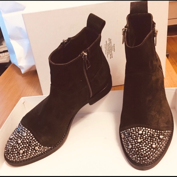 the shoes box Shoes - The shoe box: Brand New dark brown suede boots